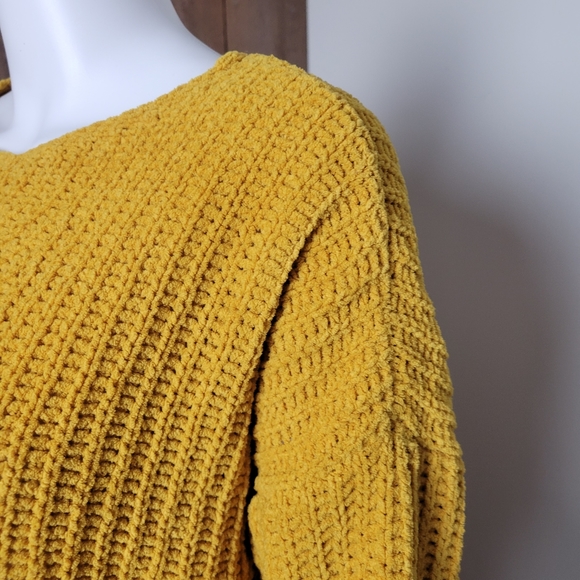 ART CLASS | Mustard Yellow Ultra Soft Chenille Knit Cropped Sweater, size large - Picture 5 of 10